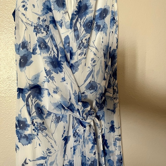 Karl Lagerfeld Flowy Blue & White floral dress sz 2 - Picture 2 of 7